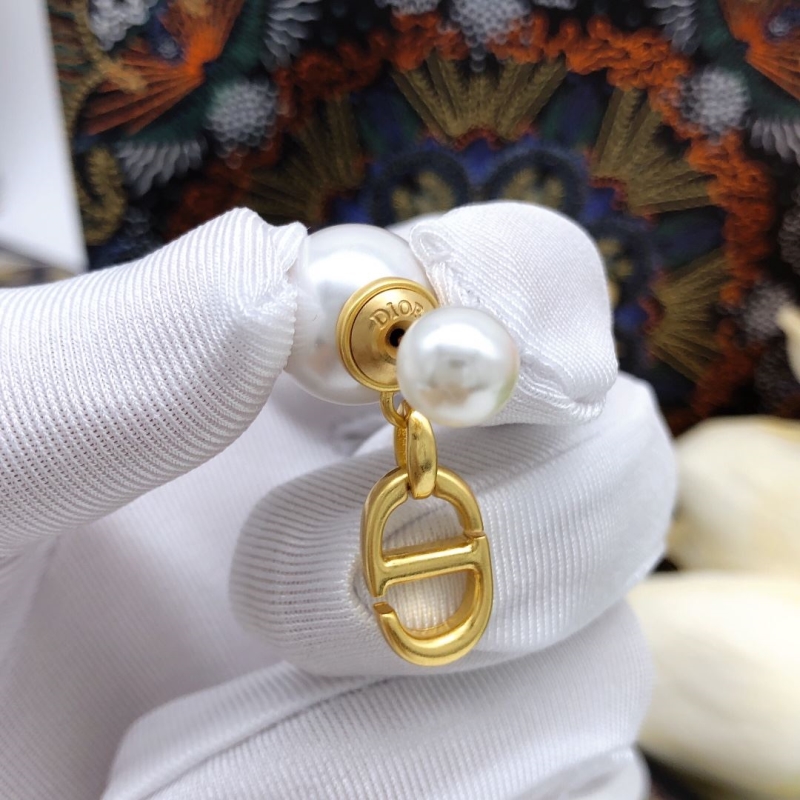 chr1st1an D10r earrings